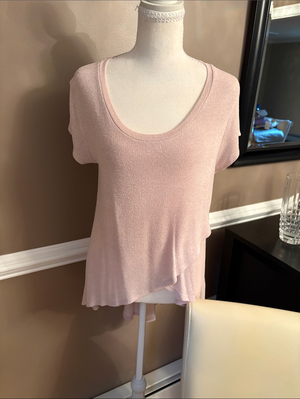Express Light Pink Scoop Neck Short Sleeve Top